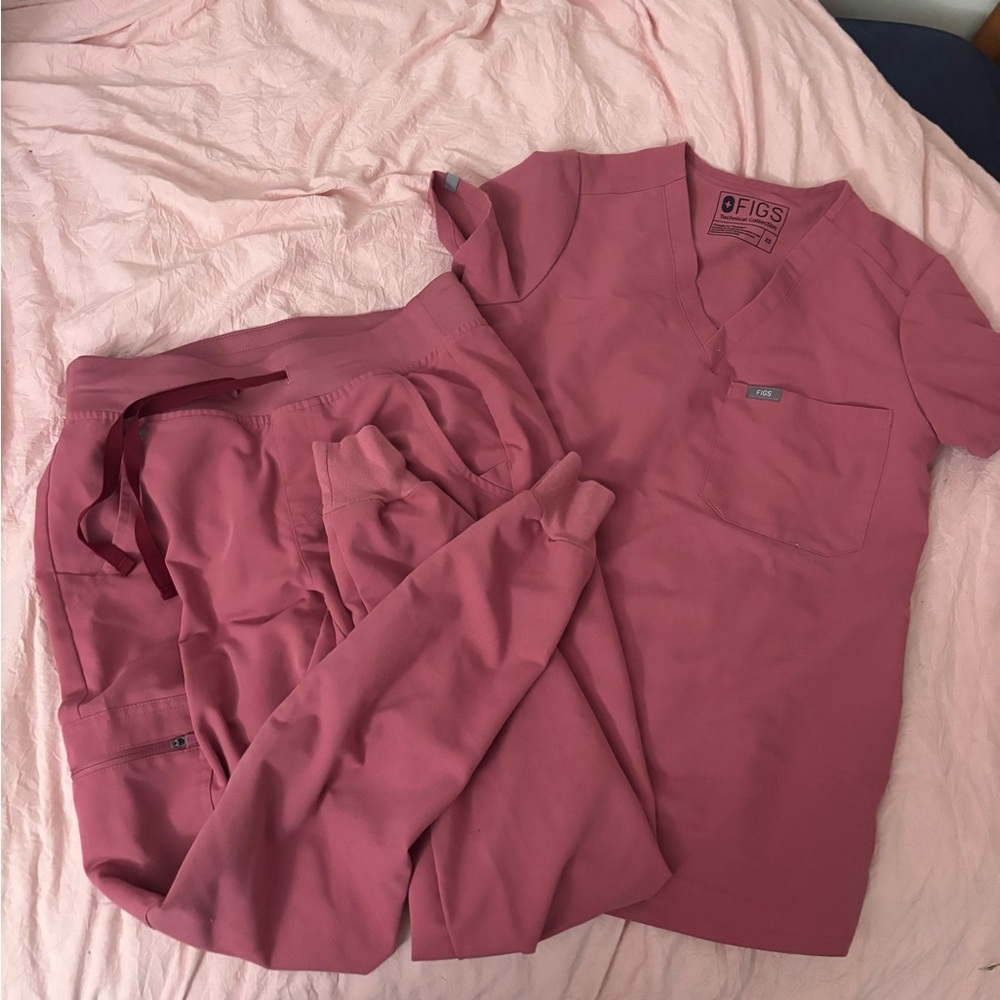Figs pink XS jogger scrub set